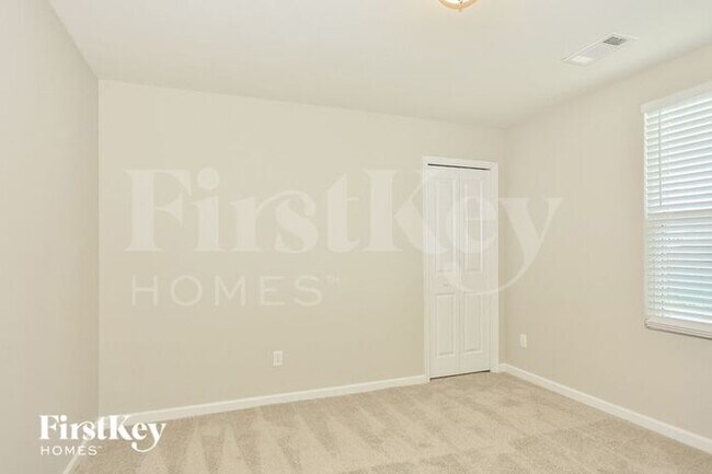 Building Photo - 111 Norwich Ct