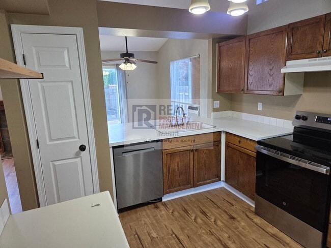 Building Photo - Check out this wonderful 3.0 bedroom, 2.0 ...