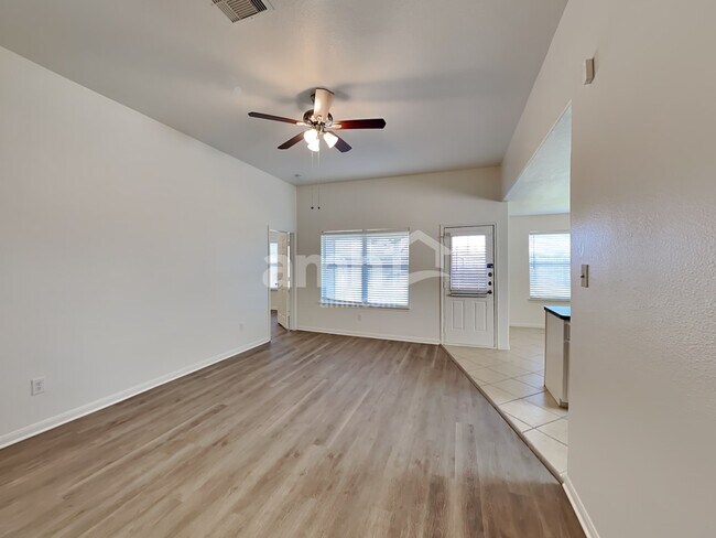 Building Photo - 6823 Manor Terrace Ln