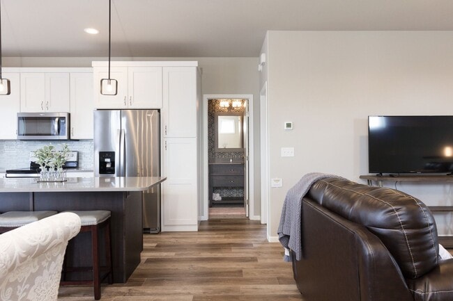 Building Photo - 3-bedroom, 3-bathroom West Fargo Single-Family Home w/ 3 Stall Garage