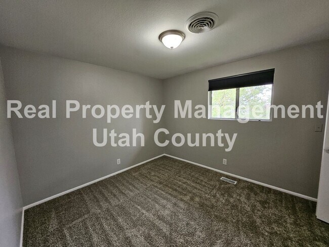 Building Photo - 1474 N 375 W