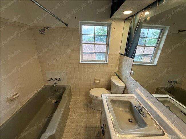 Building Photo - 3776 Dorset Dr
