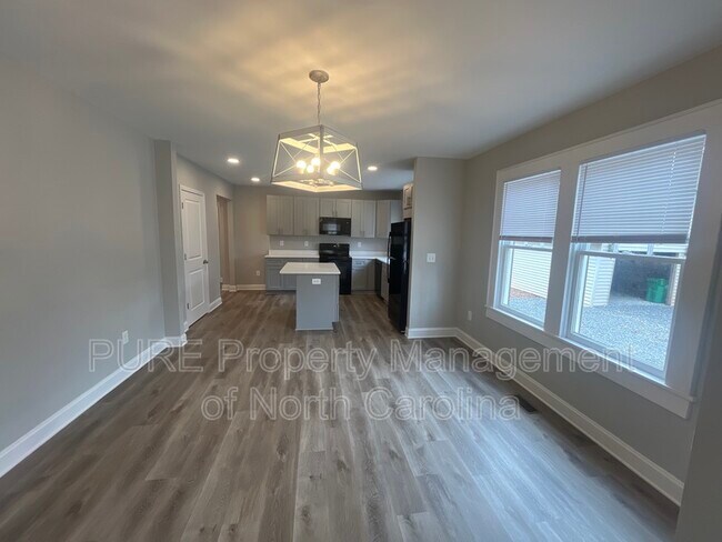 Building Photo - 3355 E Ridge Rd