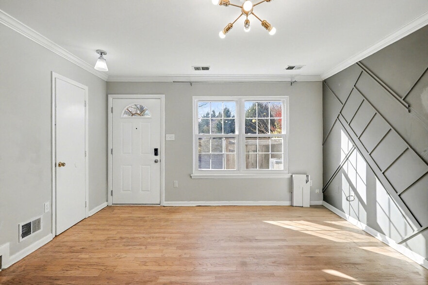 Building Photo - 19009 Crosstie Ter