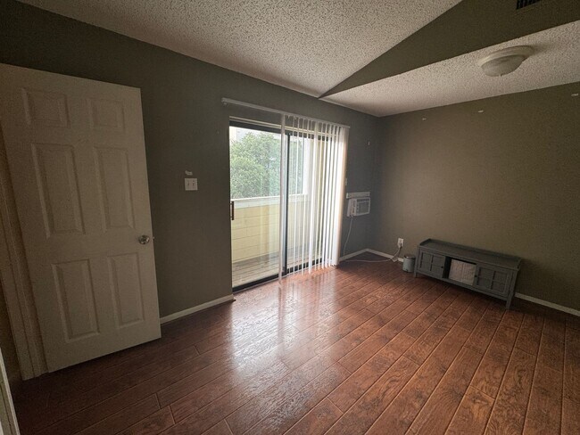Building Photo - 2510 San Gabriel St