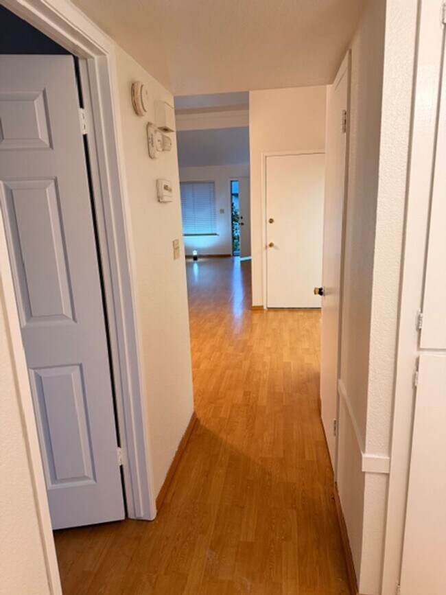 Building Photo - 3731-3733 Scallop Court