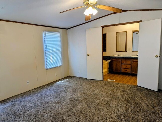 Building Photo - 560 Meridian
