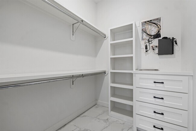 Building Photo - 17807 Glenwolf Dr