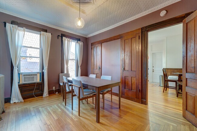 Building Photo - 119 Olive St