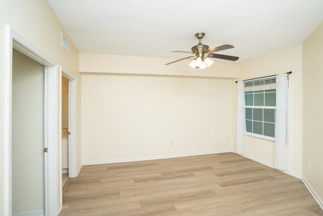 Building Photo - 4010 Grande Vista Blvd