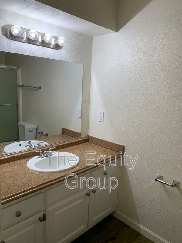 Building Photo - 3912 W Meadow Ave