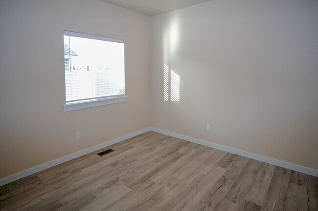 Building Photo - 4272 W Peak Cloud Dr