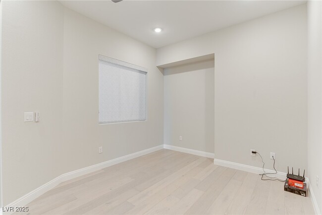 Building Photo - 9133 Las Manaitas Ave