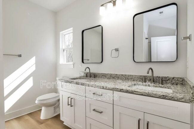 Building Photo - 103 Roanoke St