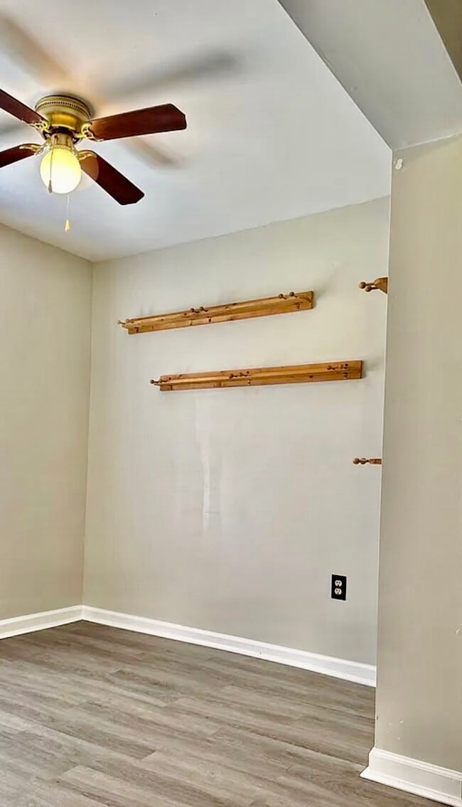 Building Photo - 740 Lawn Dr