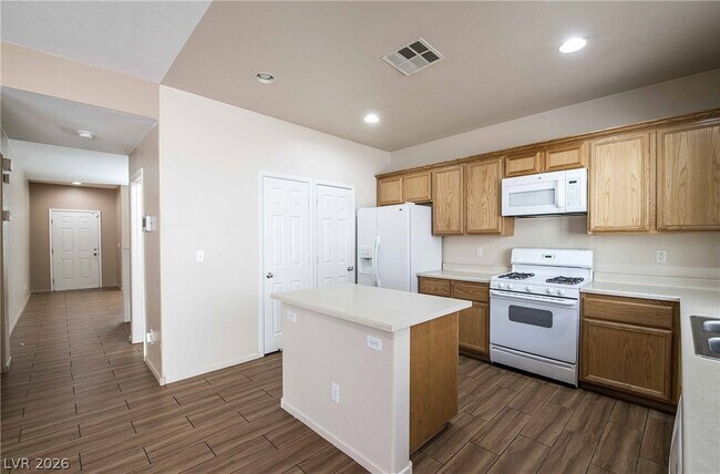 Building Photo - 3925 Meadow Foxtail Dr