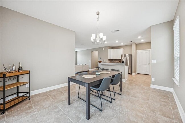 Building Photo - 6200 Albany Sleigh Dr