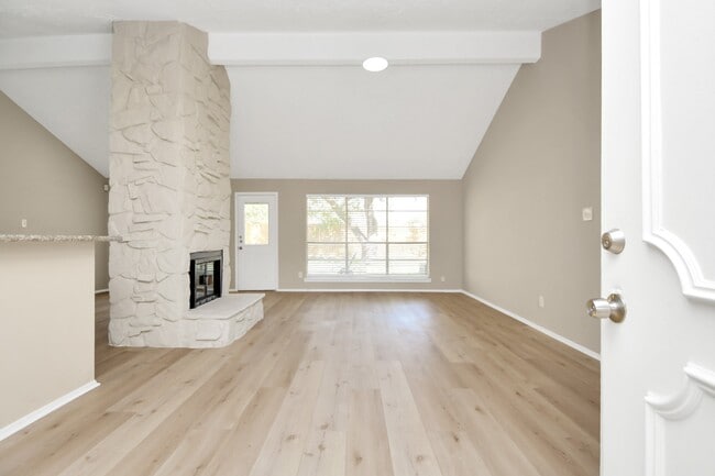 Building Photo - 10023 King Ranch Ln