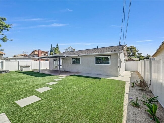 Building Photo - Beautiful 3 BD, 1.5 BA Remodeled Home in North Clairemont!