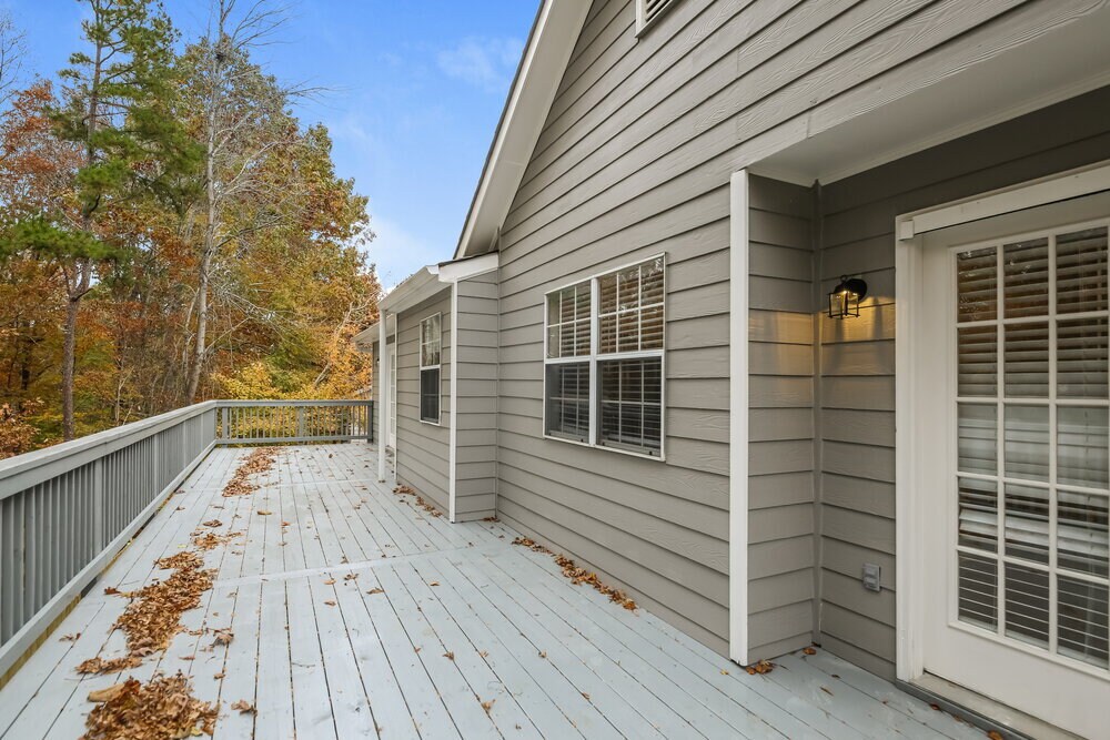 Building Photo - 1030 Sycamore Summit