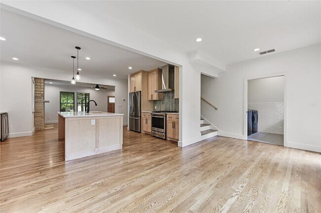Building Photo - 3107 Dancy St