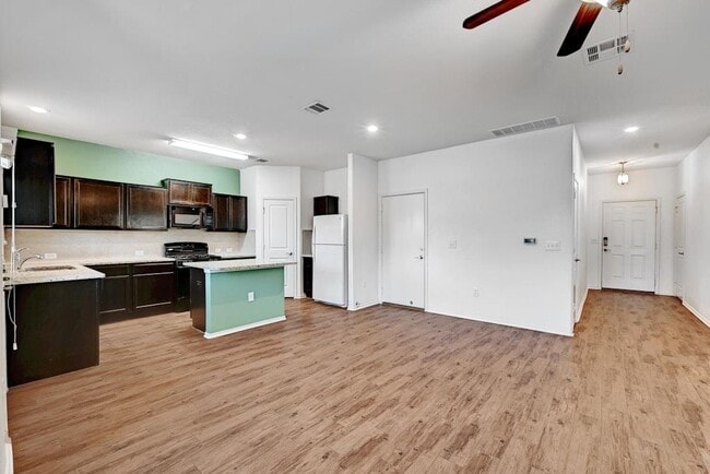 Building Photo - 3520 Black Granite Dr