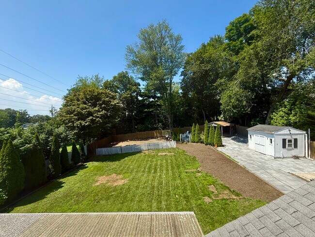 Building Photo - 3 Turnabout Ln