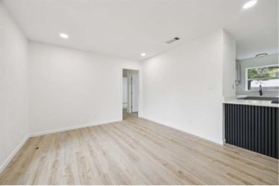 Building Photo - 11446 Lippitt Ave