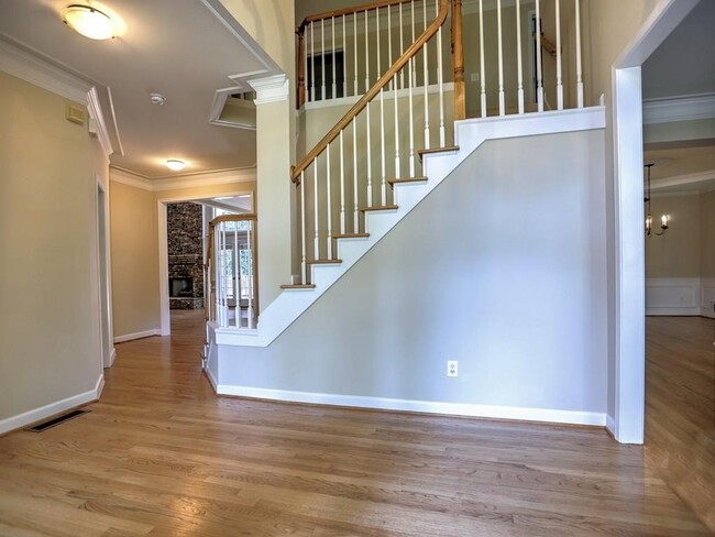 Building Photo - 515 Mellbrook Ln