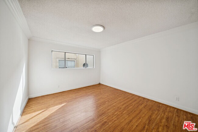 Building Photo - 131 Orlando Ave