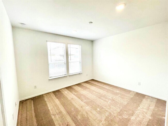 Building Photo - 22627 Bolanzo Ln