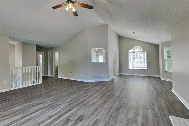 Building Photo - 565 Pine Valley Dr
