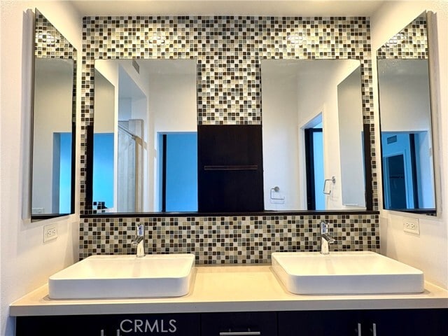 Building Photo - 12 Empire Dr