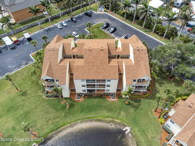 Building Photo - 1801 Island Club Dr