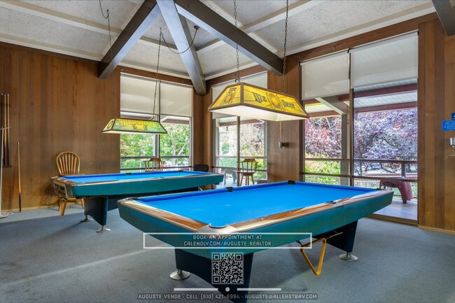Building Photo - Largest 2-Bedroom at Watergate w/ Walk-in ...