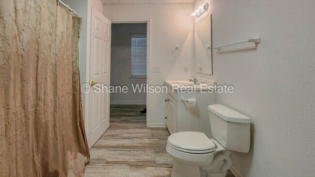 Building Photo - Spacious 3-Bed, 3-Bath Townhouse in Dalton