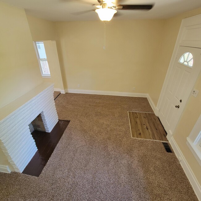 Building Photo - 221 S Highland Ave