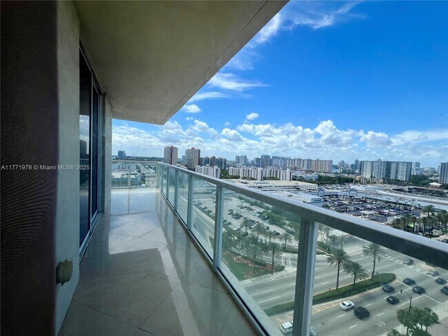 Building Photo - 16699 Collins Ave