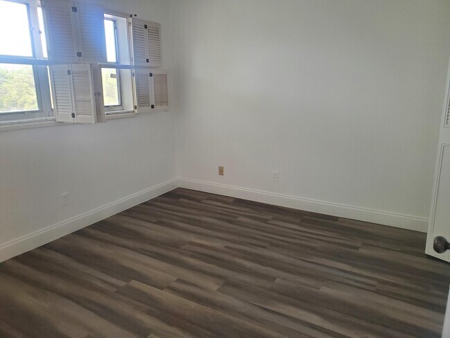 Building Photo - 6050 NW 64th Ave