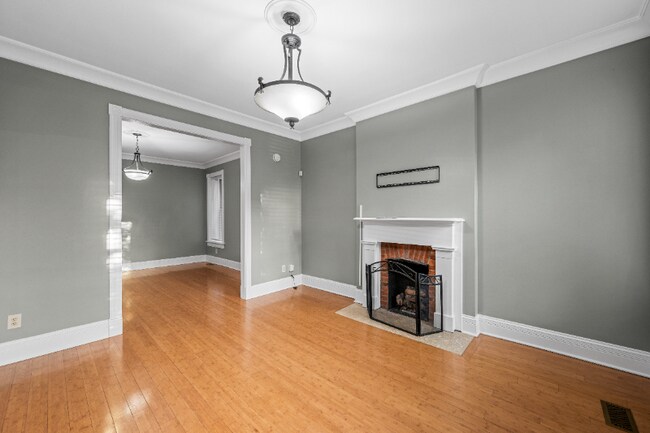 Building Photo - 2213 Missouri Ave