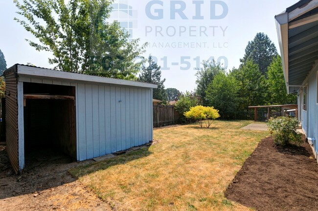 Building Photo - 3 Bedroom Ranch in Milwaukie