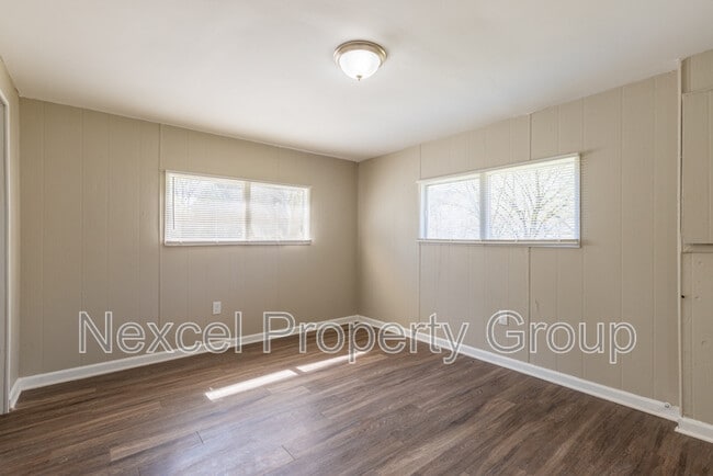 Building Photo - 7449 Malone Rd