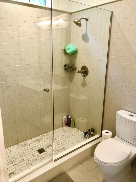 Building Photo - 227 Concord Ave