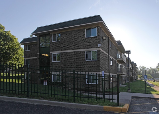 Primary Photo - Forest Ridge