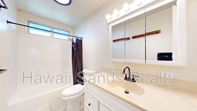 Building Photo - 98-1426 D Kaahumanu St Apt