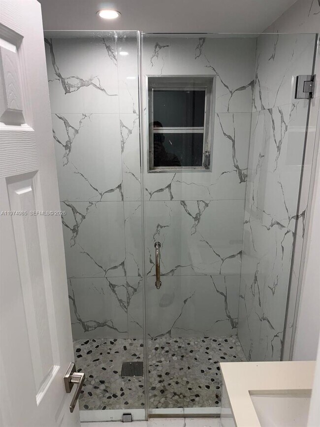 Building Photo - 345 SW 49th Ave