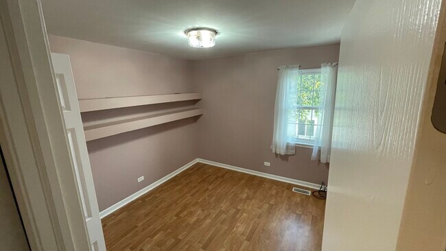 Building Photo - 1352 Oxford Cir