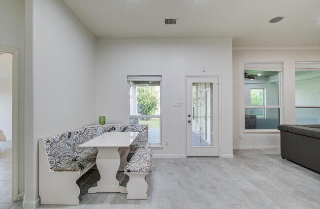 Building Photo - 4639 Regal Shadow Ln