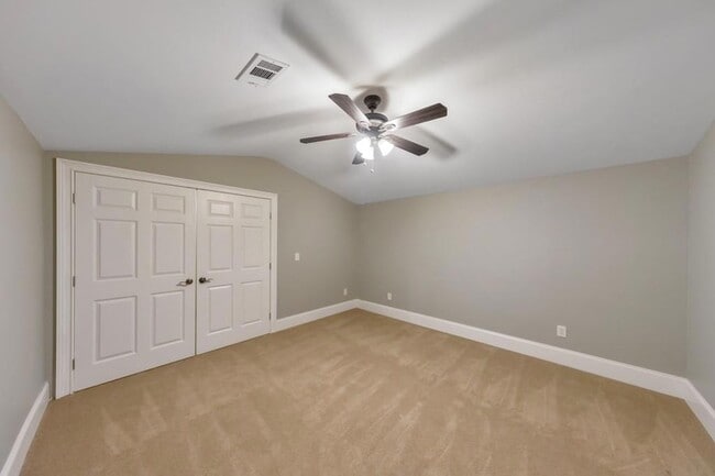 Building Photo - 11180 W Rd