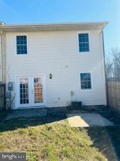 Building Photo - 120 Oak Dr